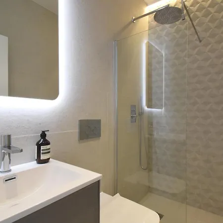 A Comfort Apartments London Exterior photo